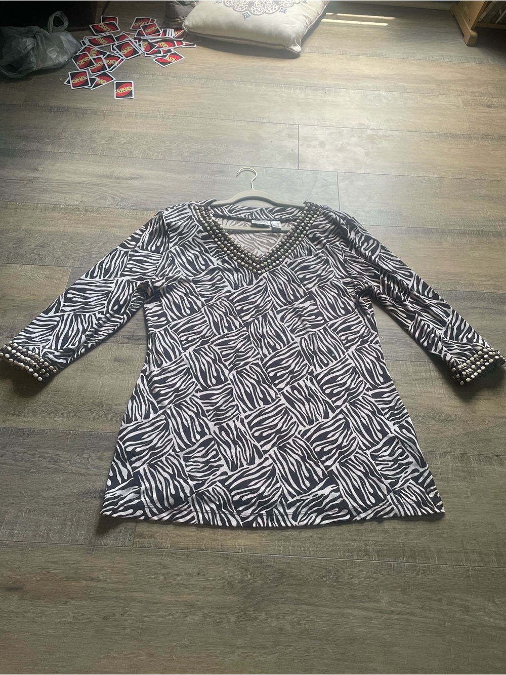 Chico’s Y2K Black & White Zebra-Print V-Neck Women’s Beaded Top